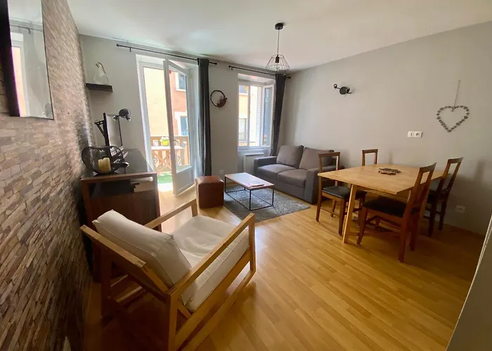 Apartment Duplex 60m2 Vieux Centre Avec Balcon Barcelonnette